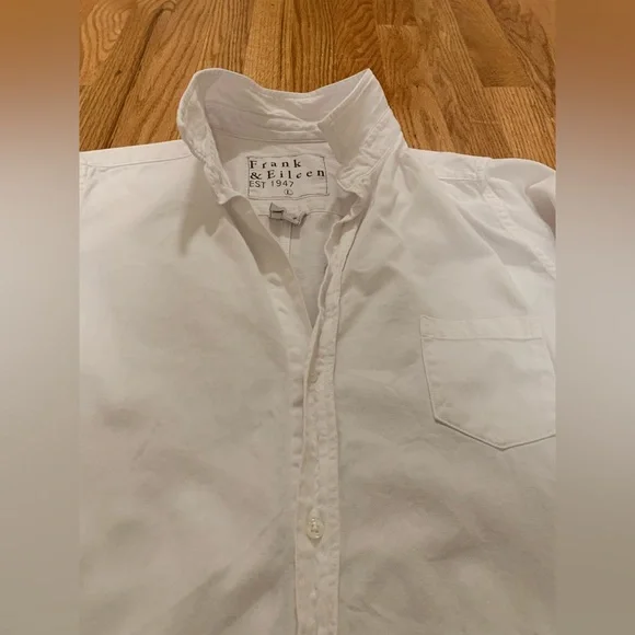 Frank & Eileen BARRY Tailored Button-Up Shirt. White Distressed Denim. Large. - Picture 9 of 15